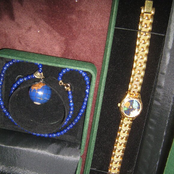 Vintage Earth Gems Gold Tone Watch with Matching Globe Necklace - Picture 2 of 9